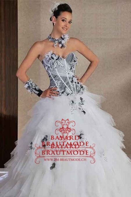 Hochzeitskleid Adliswil – Schulterfreies Brautkleid mit Herz-Ausschnitt