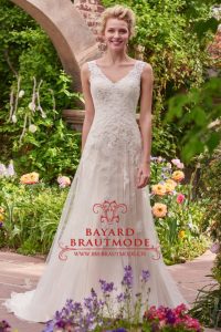 Hochzeitskleid Uri ein Brautkleid im Bohemian-Style mit Spitzenträgern