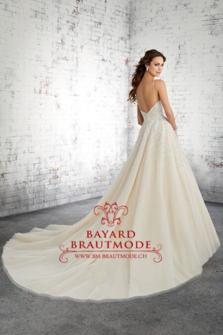 Hochzeitskleid Solothurn – A-Linien-Brautkleid mit vielen Kristallperlen und langer Schleppe