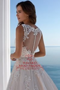 Brautkleid Jura A-Linien Hochzeitskleid mit Perlenspitzen in der Farbe Ivory / Blush