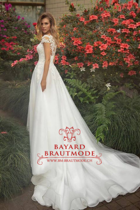 Hochzeitskleid Thalwil – bezauberndes Brautkleid mit hochgeschlossenen Illusionsrücken