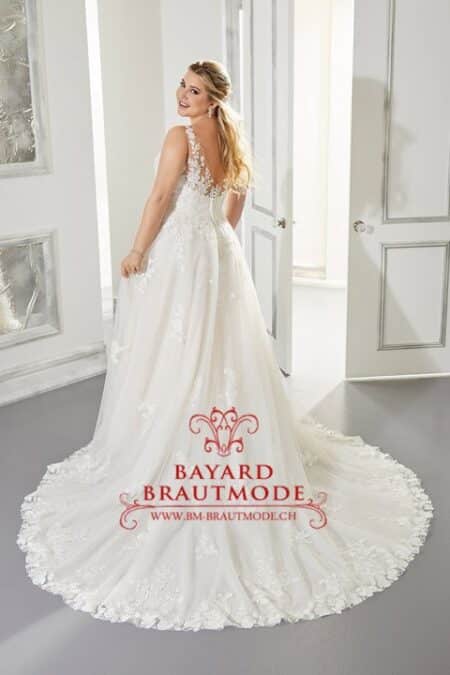 Hochzeitskleid Rapperswil mit Schleppe und V-förmiger Illusionsrücken