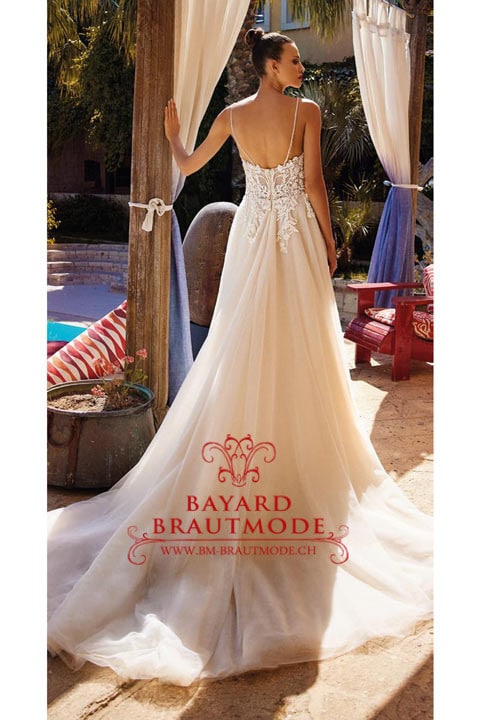Hochzeitskleid Altdorf ein Designer-Brautkleid mit langen Kapellenschleppe
